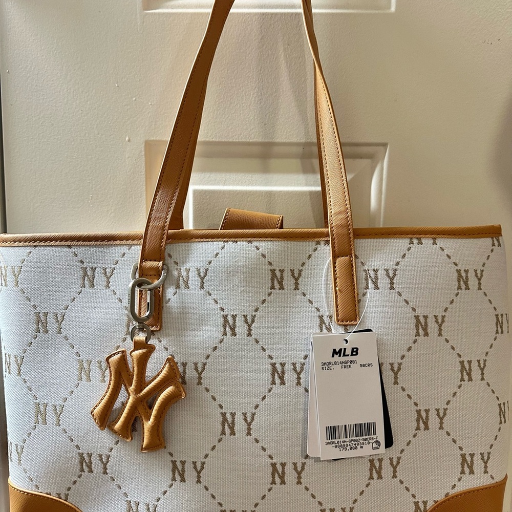 MLB NY Logo Tote Bag - White and Tan